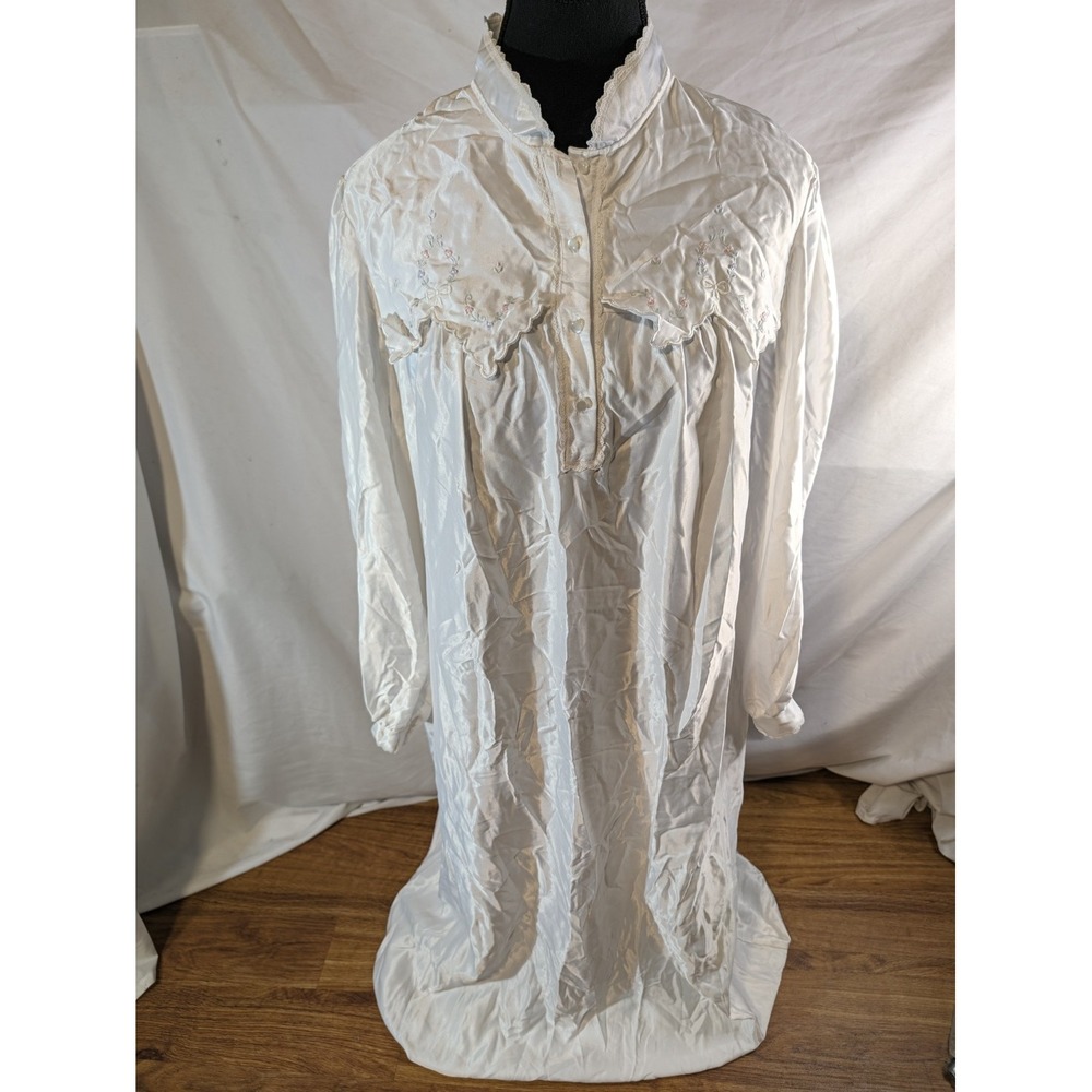 VTG Barbizon Cuddleskin Long Nightgown XL White Embroidered USA Traditional